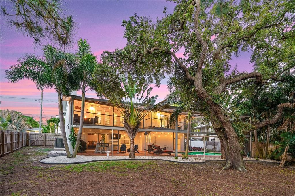 For Sale: $999,999 (4 beds, 3 baths, 2764 Square Feet)