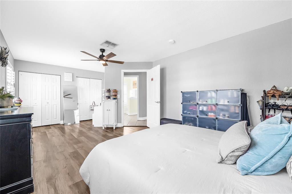 For Sale: $999,999 (4 beds, 3 baths, 2764 Square Feet)