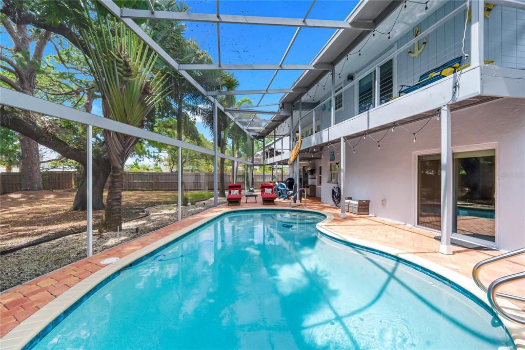 For Sale: $999,999 (4 beds, 3 baths, 2764 Square Feet)