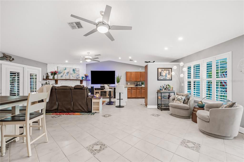 For Sale: $999,999 (4 beds, 3 baths, 2764 Square Feet)