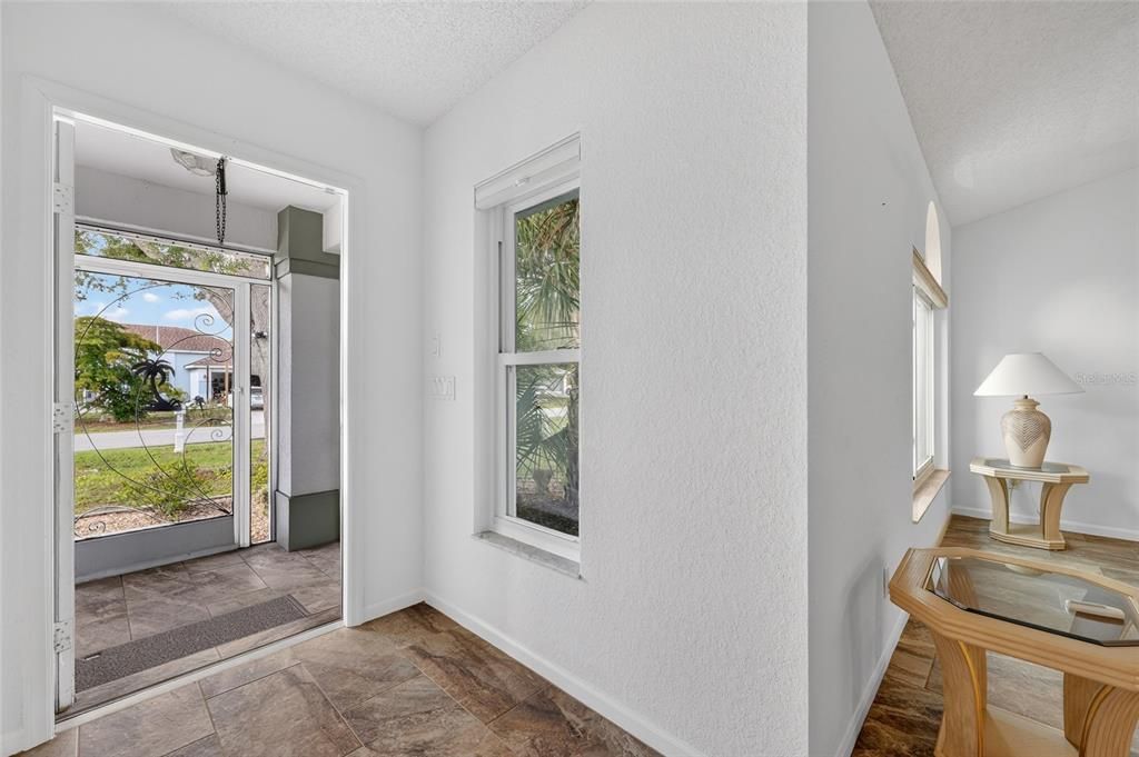 На продажу: $360,000 (3 спален, 2 ванн, 1777 Квадратных фут)