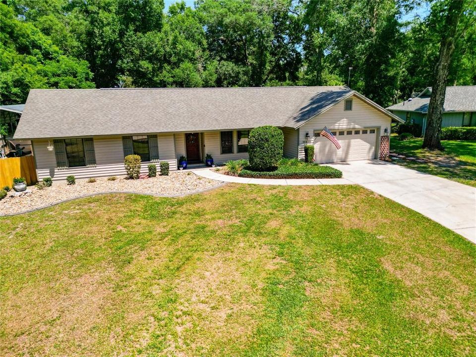Active With Contract: $369,900 (3 beds, 2 baths, 1572 Square Feet)