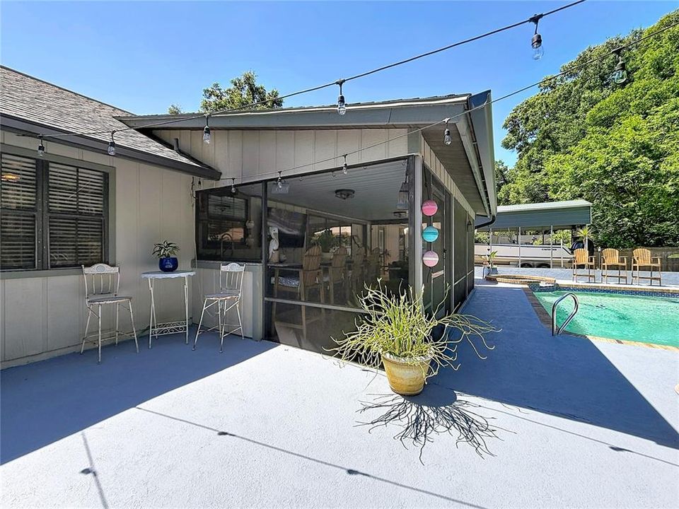 Active With Contract: $369,900 (3 beds, 2 baths, 1572 Square Feet)
