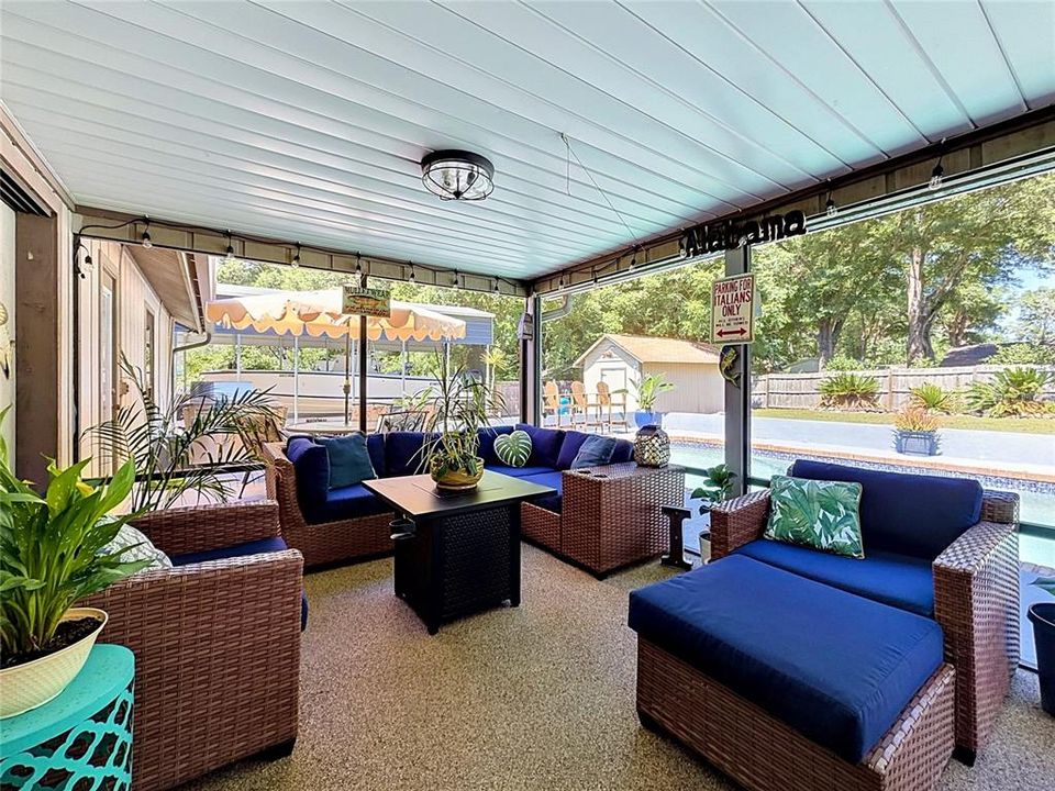 Active With Contract: $369,900 (3 beds, 2 baths, 1572 Square Feet)