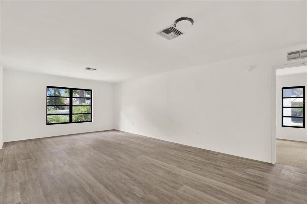 Под контрактом: $219,999 (2 спален, 2 ванн, 1622 Квадратных фут)