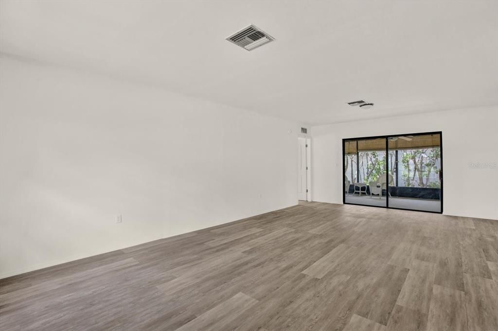 Под контрактом: $219,999 (2 спален, 2 ванн, 1622 Квадратных фут)
