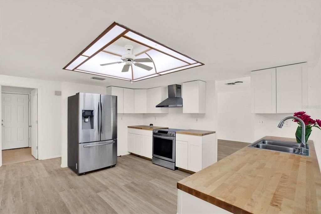 Под контрактом: $219,999 (2 спален, 2 ванн, 1622 Квадратных фут)