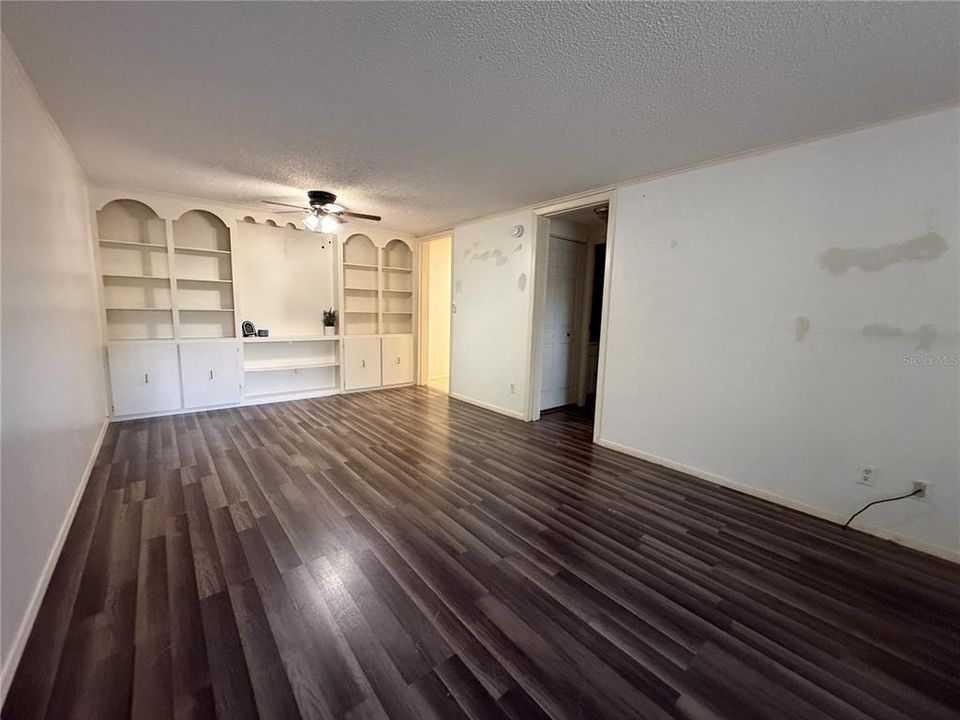 For Rent: $999 (1 beds, 1 baths, 548 Square Feet)