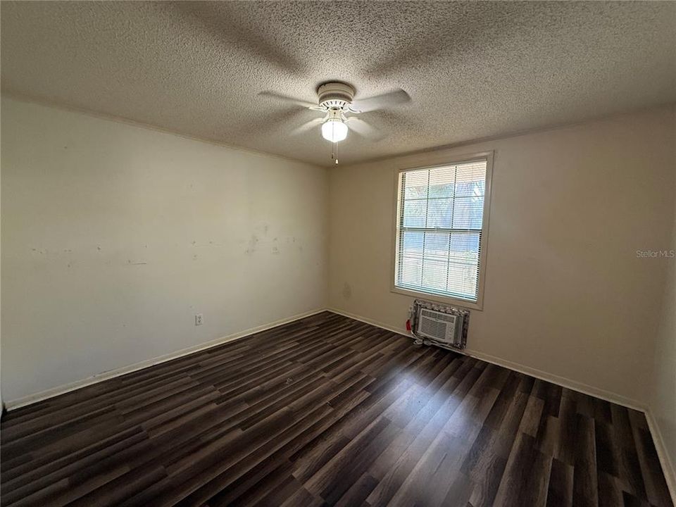 For Rent: $999 (1 beds, 1 baths, 548 Square Feet)