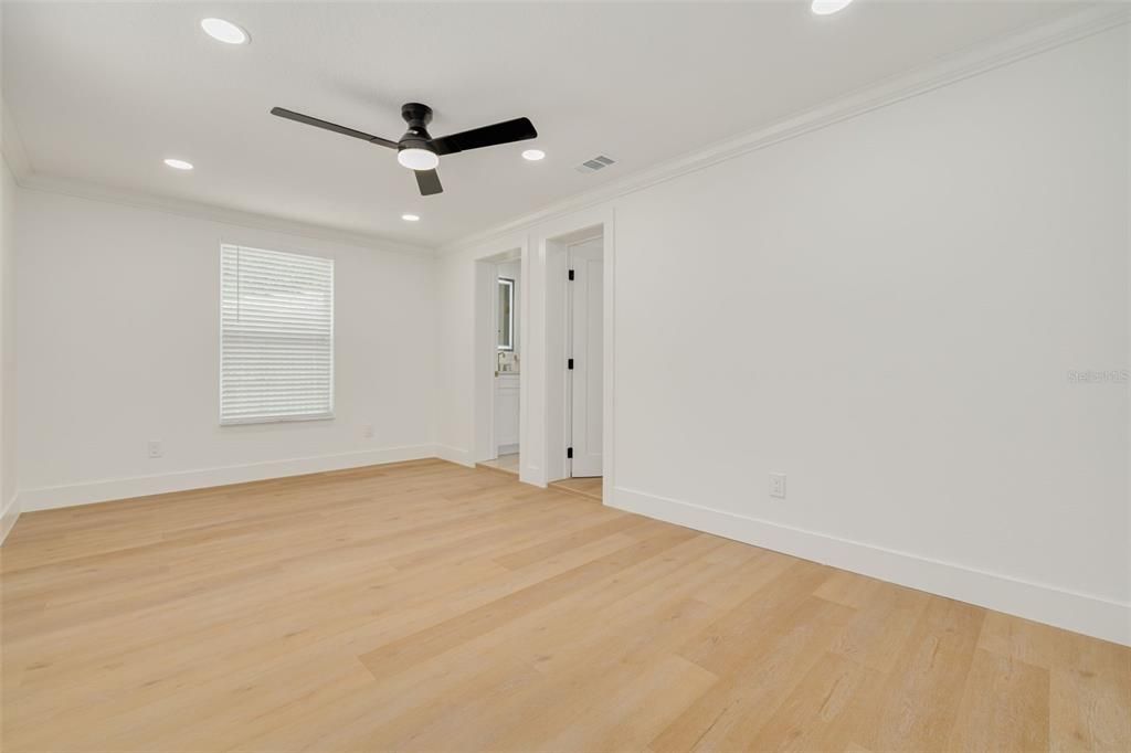 For Sale: $549,000 (3 beds, 2 baths, 1498 Square Feet)