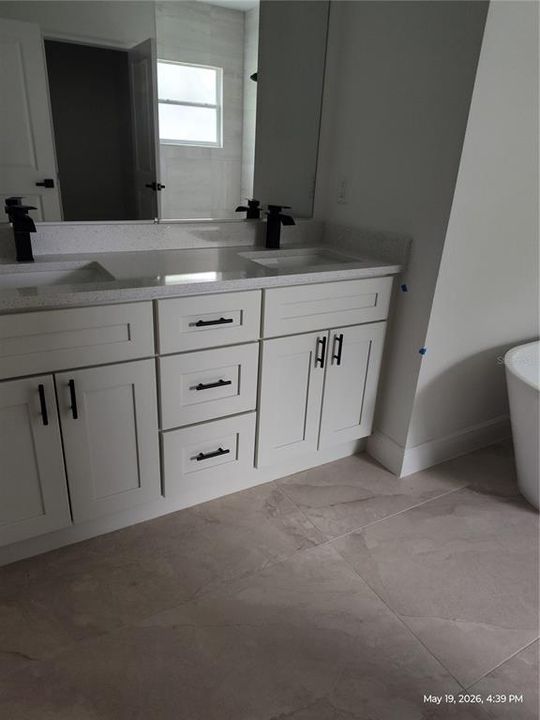 For Rent: $1,800 (4 beds, 2 baths, 1800 Square Feet)