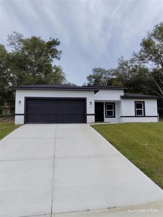 For Rent: $1,800 (4 beds, 2 baths, 1800 Square Feet)