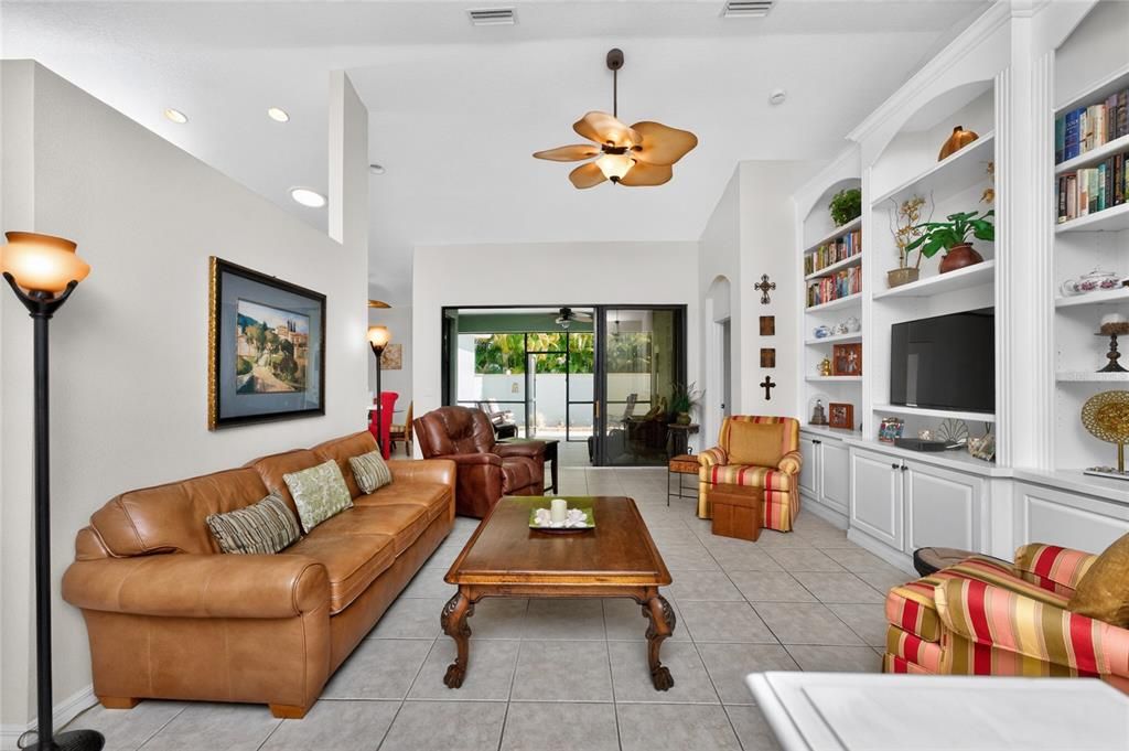 En Venta: $343,900 (3 camas, 2 baños, 2166 Pies cuadrados)