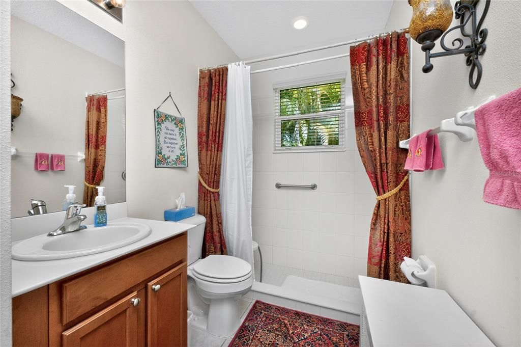 En Venta: $343,900 (3 camas, 2 baños, 2166 Pies cuadrados)