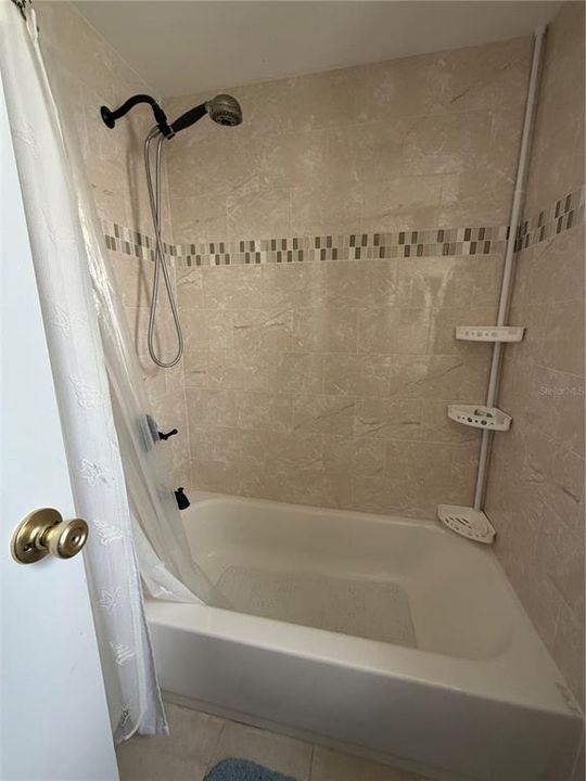 For Sale: $135,000 (2 beds, 2 baths, 828 Square Feet)