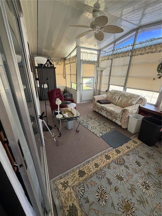 For Sale: $135,000 (2 beds, 2 baths, 828 Square Feet)