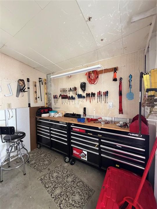 For Sale: $135,000 (2 beds, 2 baths, 828 Square Feet)