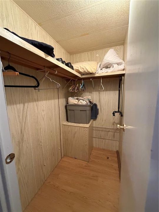 For Sale: $135,000 (2 beds, 2 baths, 828 Square Feet)