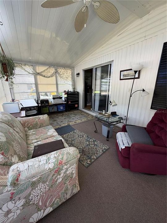 For Sale: $135,000 (2 beds, 2 baths, 828 Square Feet)