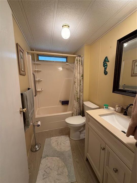 For Sale: $135,000 (2 beds, 2 baths, 828 Square Feet)