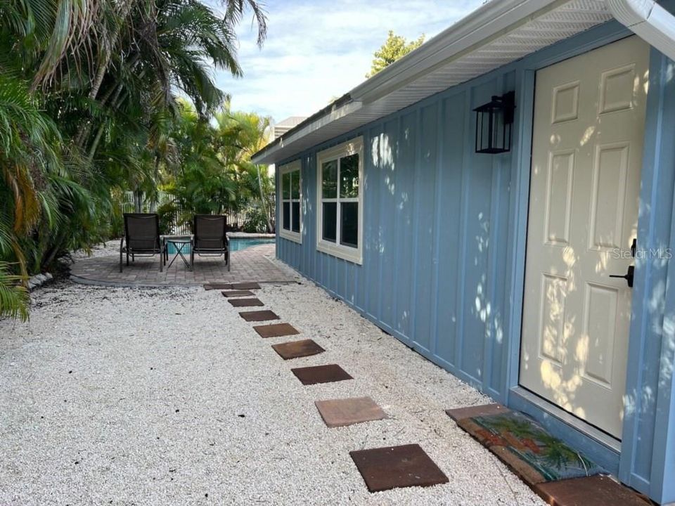 For Sale: $1,699,000 (3 beds, 3 baths, 1329 Square Feet)