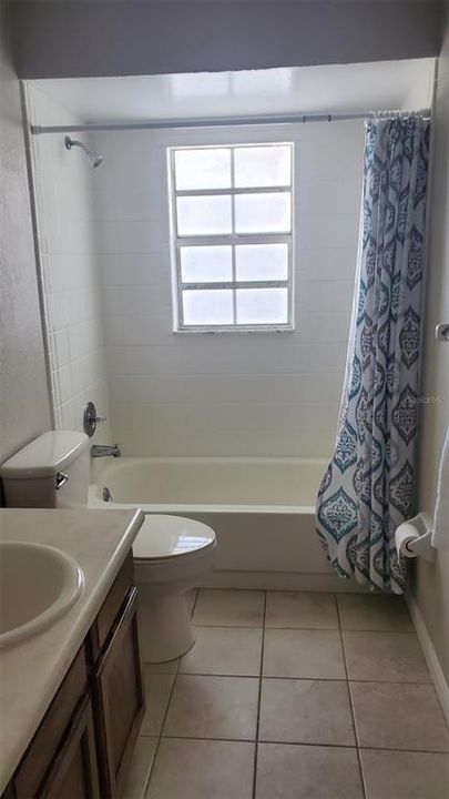 В аренду: $2,250 (4 спален, 2 ванн, 1571 Квадратных фут)