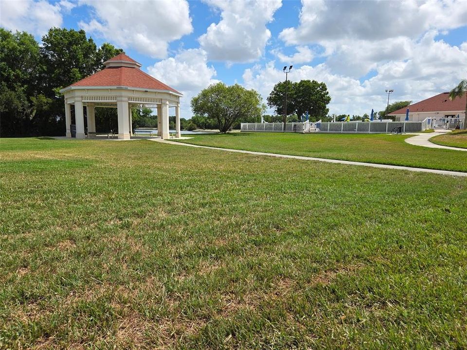 For Rent: $2,600 (3 beds, 2 baths, 1704 Square Feet)