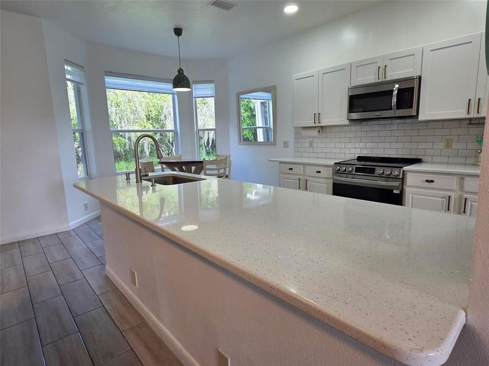 For Rent: $2,600 (3 beds, 2 baths, 1704 Square Feet)