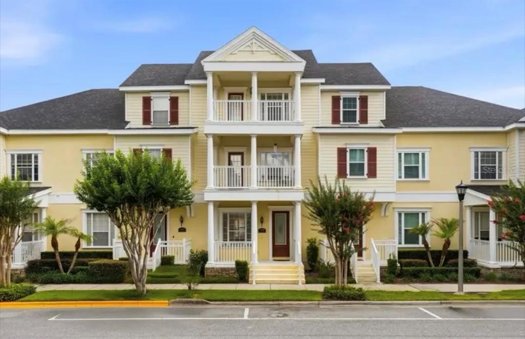 En Venta: $384,900 (3 camas, 3 baños, 1854 Pies cuadrados)