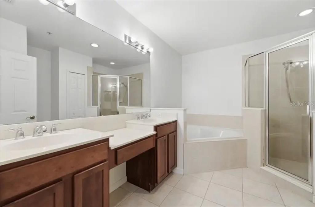 En Venta: $384,900 (3 camas, 3 baños, 1854 Pies cuadrados)