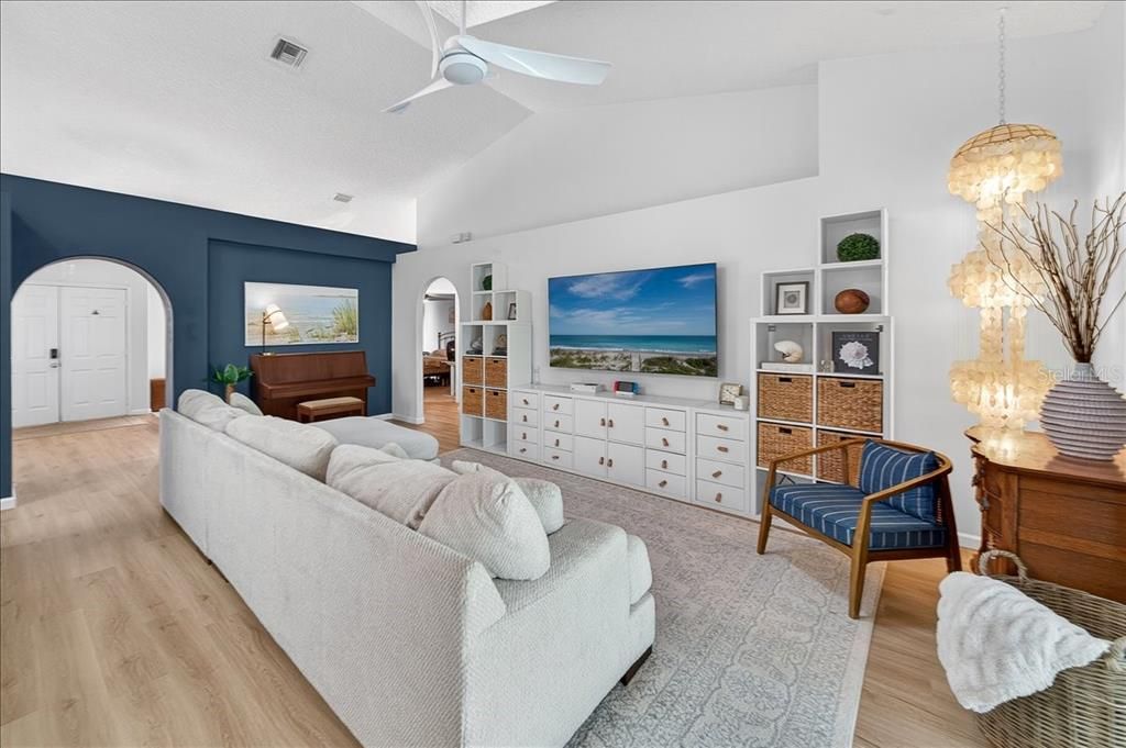 For Sale: $489,950 (3 beds, 2 baths, 1892 Square Feet)