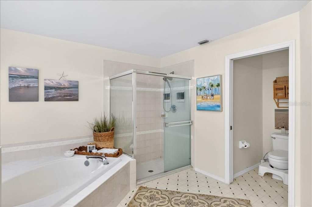 For Sale: $489,950 (3 beds, 2 baths, 1892 Square Feet)