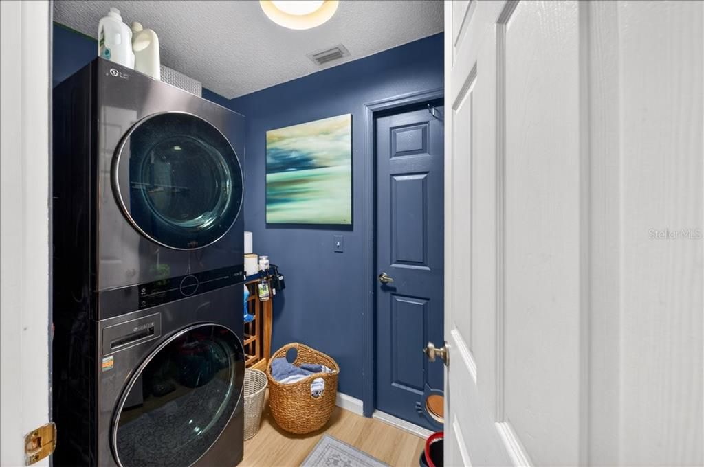 For Sale: $489,950 (3 beds, 2 baths, 1892 Square Feet)