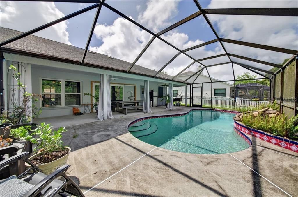 For Sale: $489,950 (3 beds, 2 baths, 1892 Square Feet)