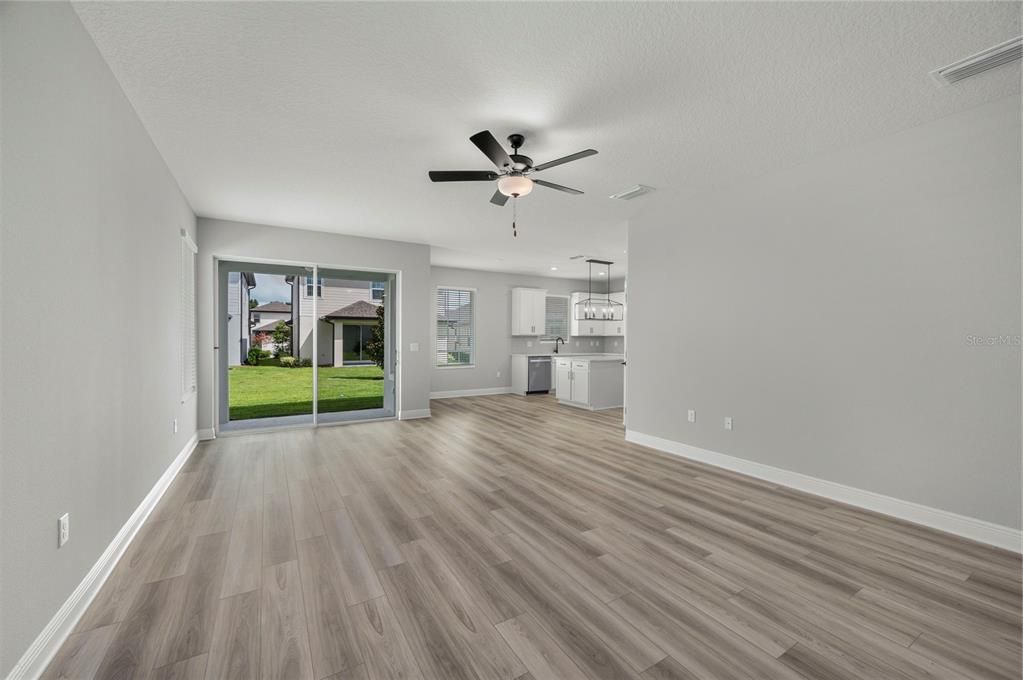 For Sale: $445,900 (3 beds, 2 baths, 1553 Square Feet)