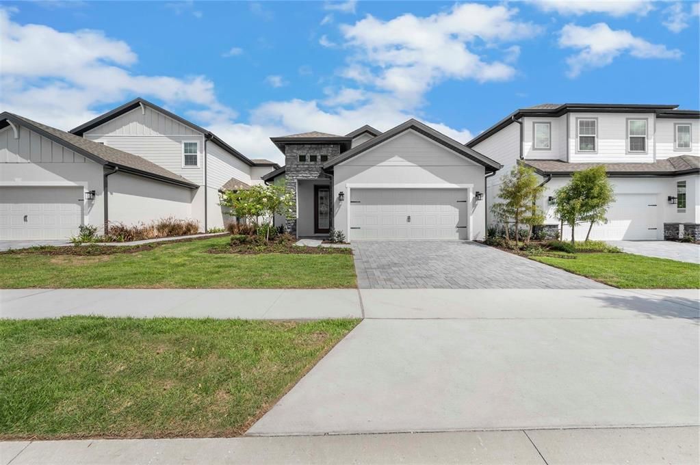 For Sale: $445,900 (3 beds, 2 baths, 1553 Square Feet)