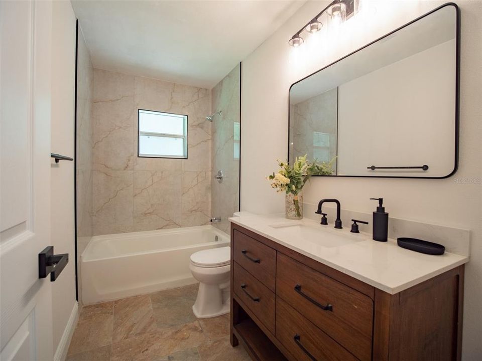For Sale: $192,000 (3 beds, 1 baths, 1080 Square Feet)