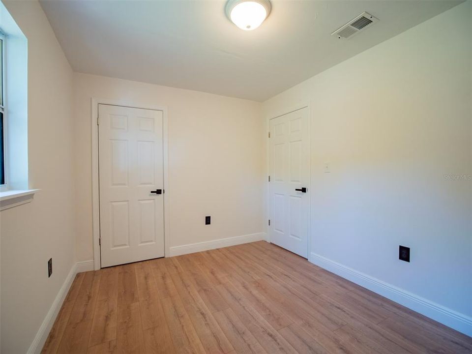 For Sale: $192,000 (3 beds, 1 baths, 1080 Square Feet)