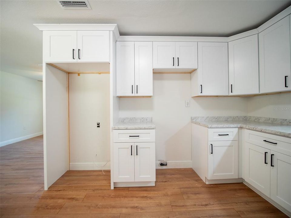 For Sale: $192,000 (3 beds, 1 baths, 1080 Square Feet)