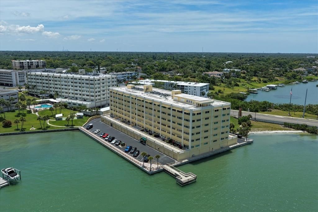 For Sale: $447,000 (2 beds, 2 baths, 1440 Square Feet)