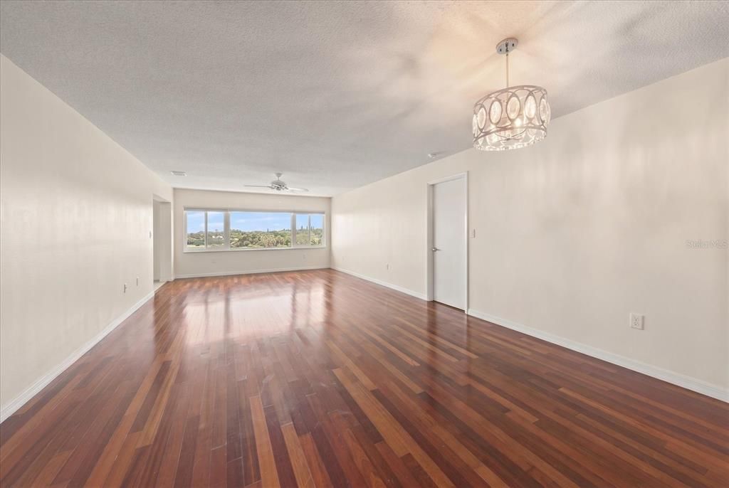 For Sale: $447,000 (2 beds, 2 baths, 1440 Square Feet)