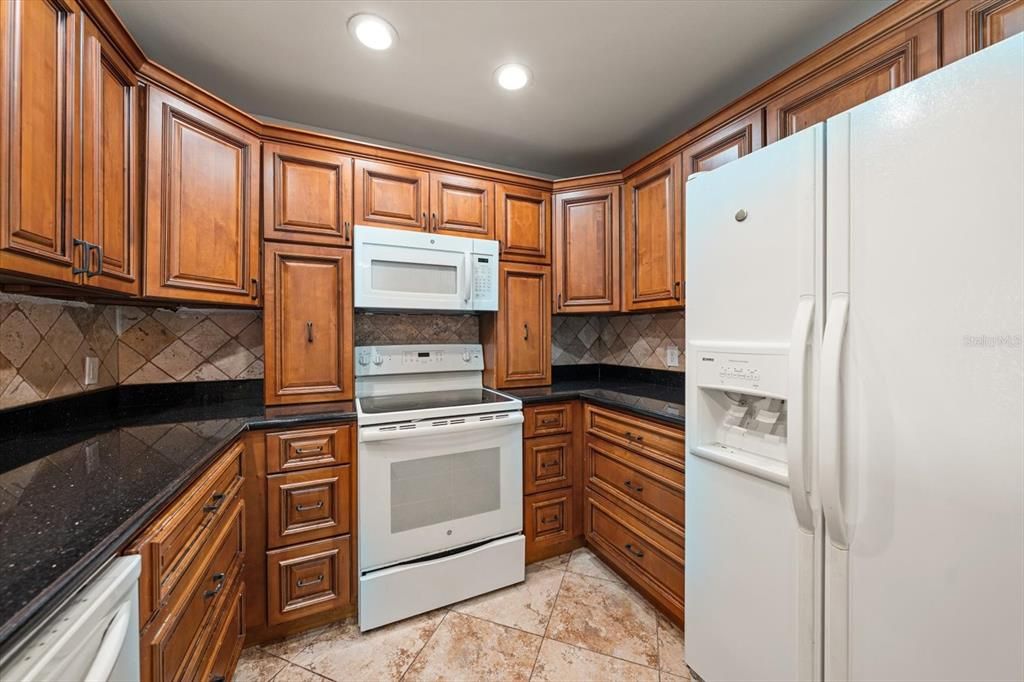 For Sale: $447,000 (2 beds, 2 baths, 1440 Square Feet)