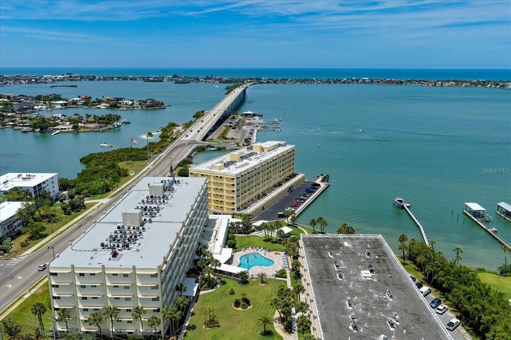 For Sale: $447,000 (2 beds, 2 baths, 1440 Square Feet)