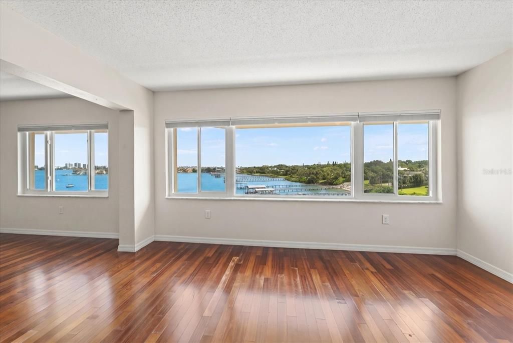 For Sale: $447,000 (2 beds, 2 baths, 1440 Square Feet)