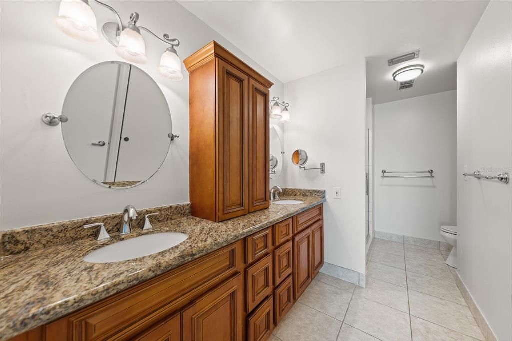 For Sale: $447,000 (2 beds, 2 baths, 1440 Square Feet)