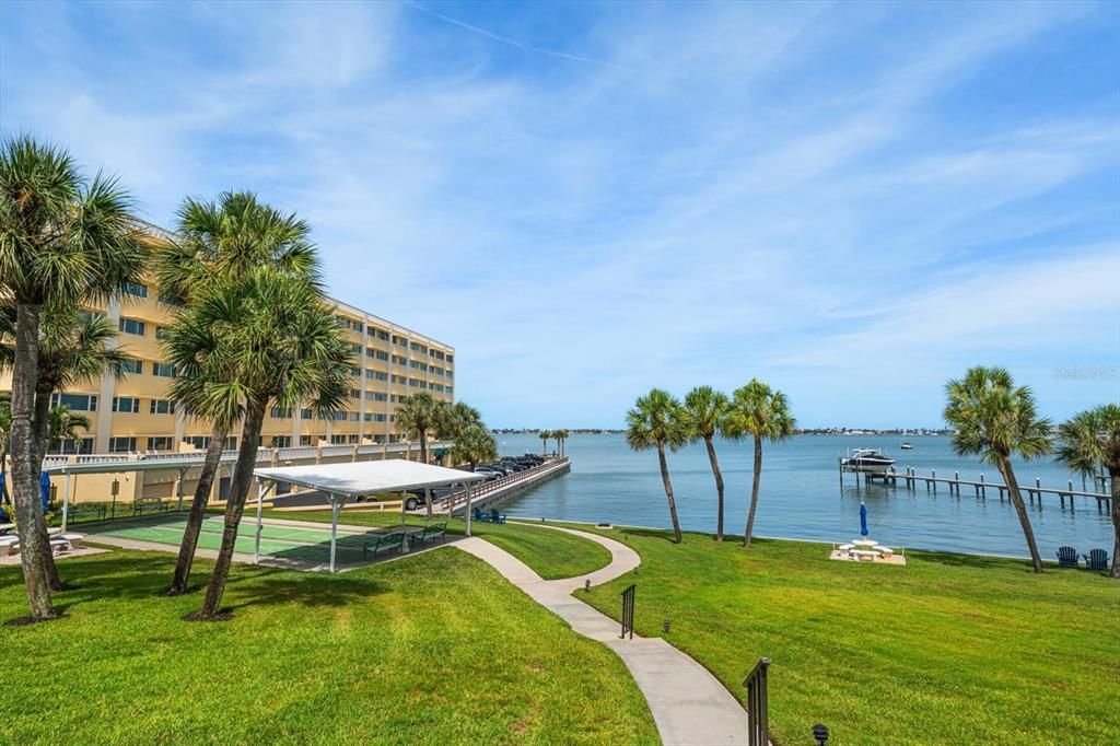 For Sale: $447,000 (2 beds, 2 baths, 1440 Square Feet)