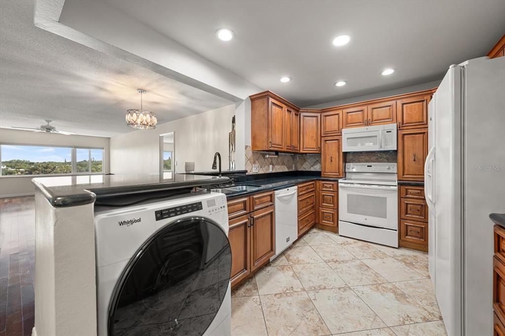 For Sale: $447,000 (2 beds, 2 baths, 1440 Square Feet)