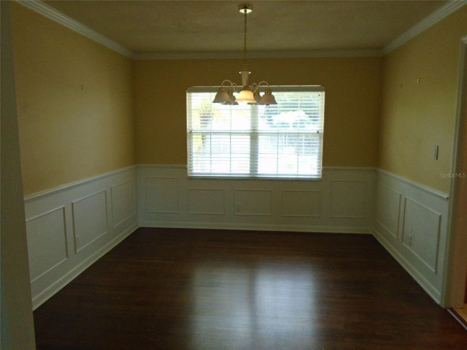 For Rent: $3,995 (4 beds, 2 baths, 1961 Square Feet)