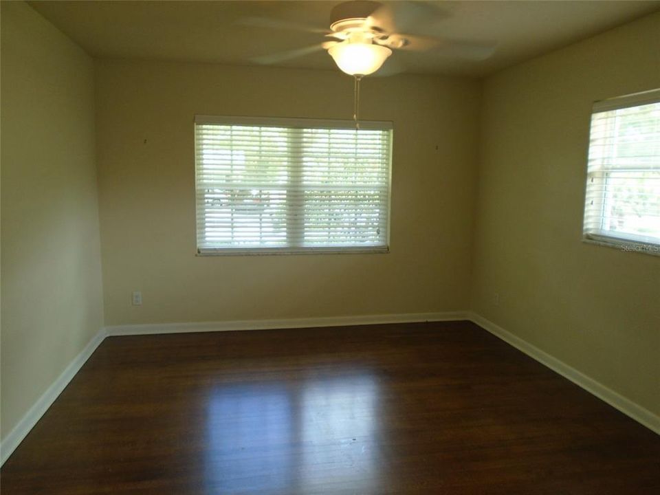 For Rent: $3,995 (4 beds, 2 baths, 1961 Square Feet)