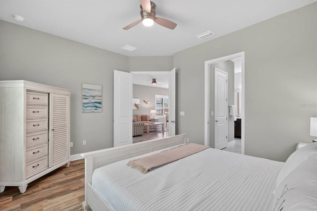 Active With Contract: $368,000 (2 beds, 2 baths, 1526 Square Feet)
